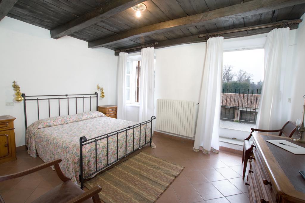 Agriturismo Il Torrione Pinerolo Rum bild